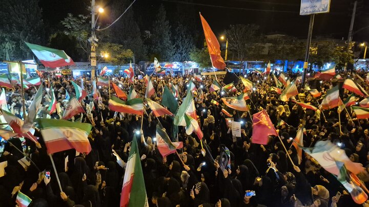 حماسه سرایی حاج مهدی سلحشور در هفتاد و دومین شب تجمع مردم یاسوج