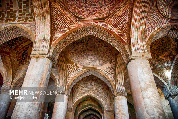 مسجدجامع عتیق اصفهان، شکوه معماری ایرانی