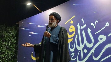 دشمن به برکت خون شهدا در حال غرق شدن است