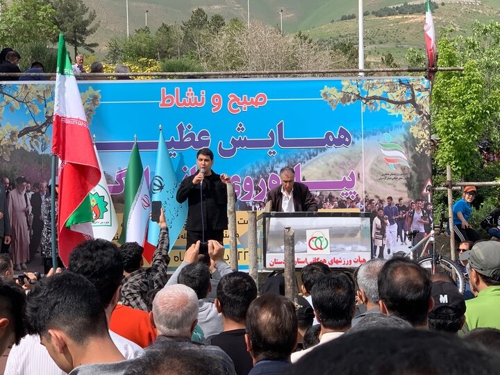 استاندار کردستان: سفر رهبر شهید نقطه عطفی در تغییر نگاه به کردستان بود