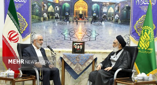 رفت‌وآمد مسئولان و علمای ایران و عراق توطئه دشمن را خنثی می‌کند