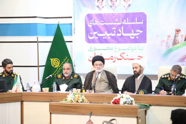 طاهری: نیروهای مسلح تکیه‌گاه اصلی کشور هستند