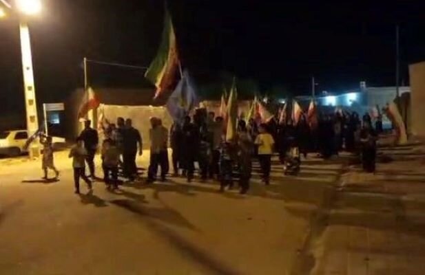 راهپیمایی شبانه مردم روستای سرمستان