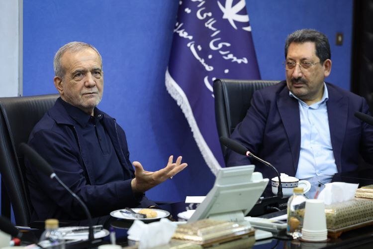 توليد،شرايط،تأمين،اقتصادي،كشور،تأكيد،توزيع،بازار،پزشكيان،رئي ...