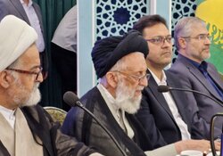 رزمندگان گل کاشتند، مردم پشتیبانی کردند، مسئولان وظیفه سنگینی دارند