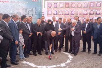 کلنگ زنی ۲ مدرسه در میناب توسط وزیر آموزش و پرورش