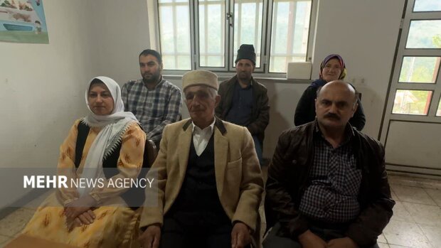 مشق سبز در ارتفاعات تالش؛ وقتی بهورز سلامت زمین را هم پایش میکند
