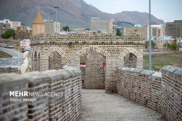 دنیای کوچک در ملایر