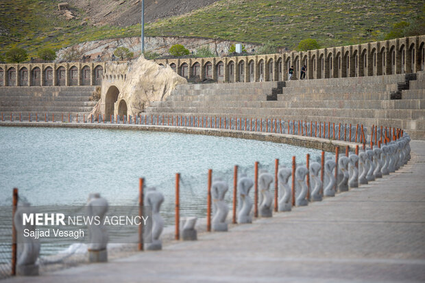 دنیای کوچک در ملایر