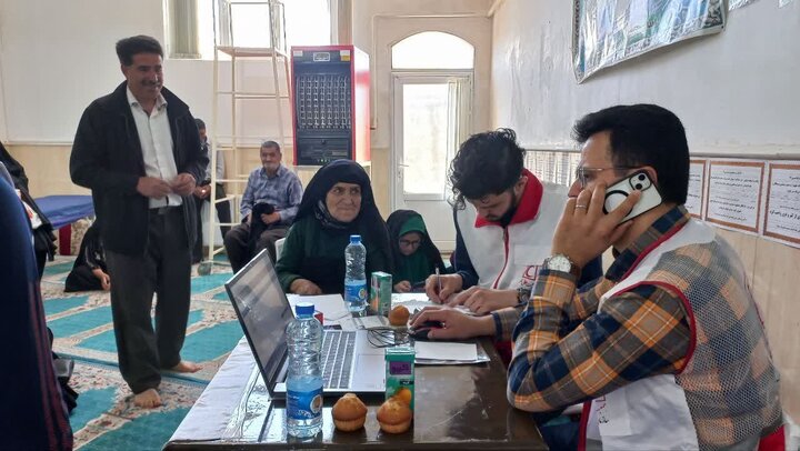 کاروان سلامت در فارسینج خدمات رایگان ارائه کرد