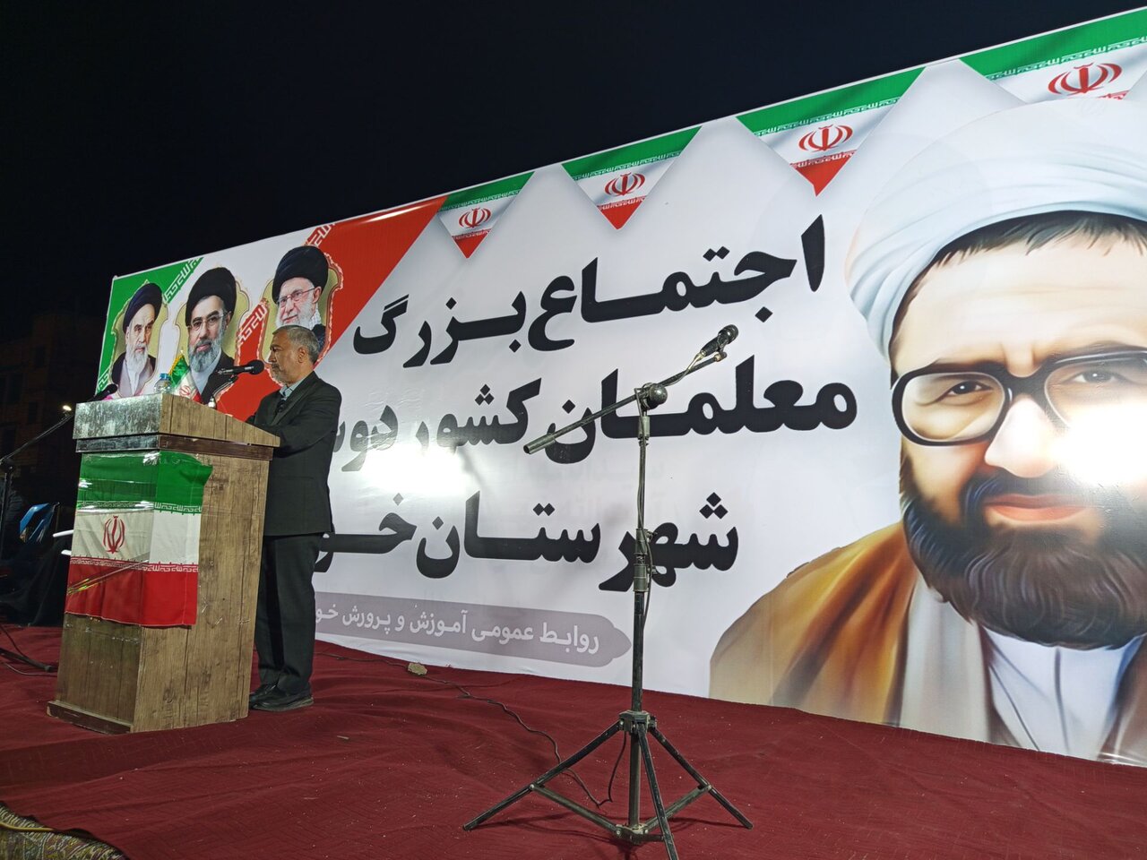 اجتماع بزرگ مردم و معلمان شهرستان خواف