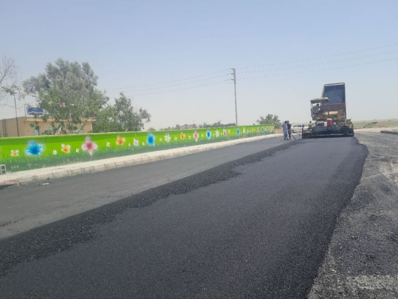 برومند: عملیات اجرایی آسفالت معابر در ۶۰ روستای استان بوشهر آغاز شد