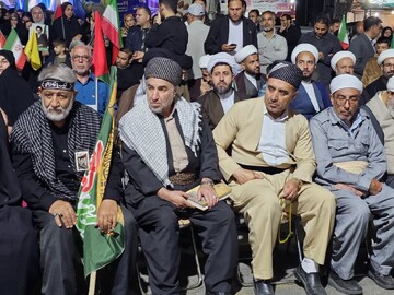 طلاب و روحانیون سنندجی ازحضور وحدت آفرین مردم در تجمعات شبانه می‌گویند