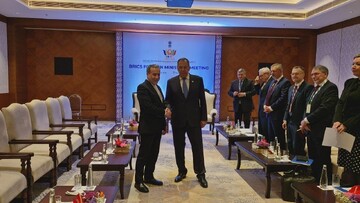 Araghchi holds talk with his Russian counterpart in New Delhi