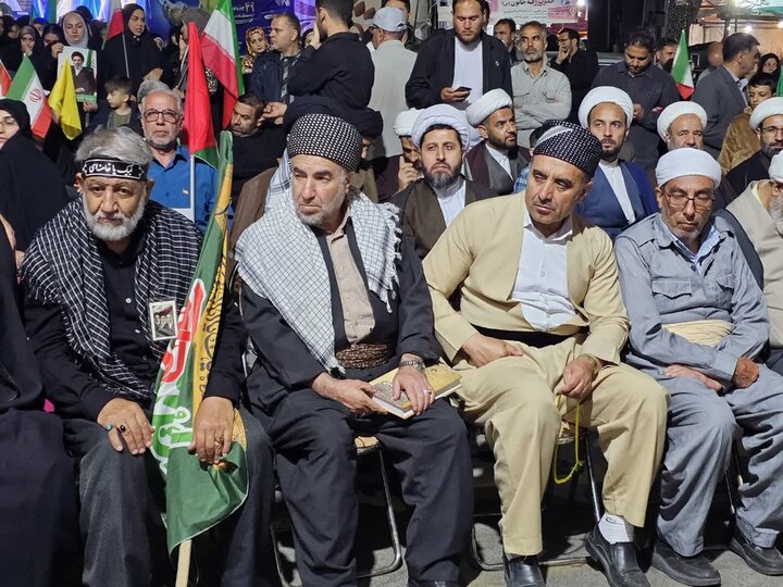 طلاب و روحانیون سنندجی ازحضور وحدت آفرین مردم در تجمعات شبانه می‌گویند