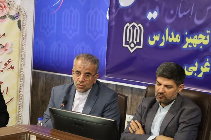صمیمی: فضاهای آموزشی آذربایجان غربی به صورت متوازن توسعه یابد