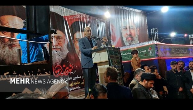 ایران با اقتدار نظامی و اتحاد مردم در جنگ ترکیبی ۶۰ کشور سربلند شد