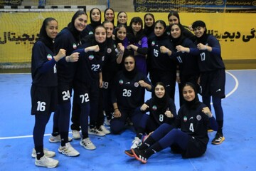 دختران هندبال ایران به مرحله نیمه نهایی صعود  کردند