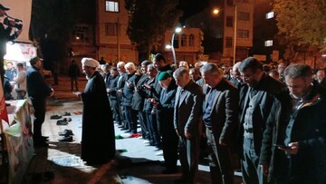 اقامه نماز استغاثه به درگاه امام زمان (عج) در بیجار