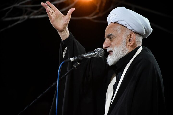 آیت الله دری نجف‌آبادی: ملت ایران در سنگر عزت و مقاومت ایستاده است