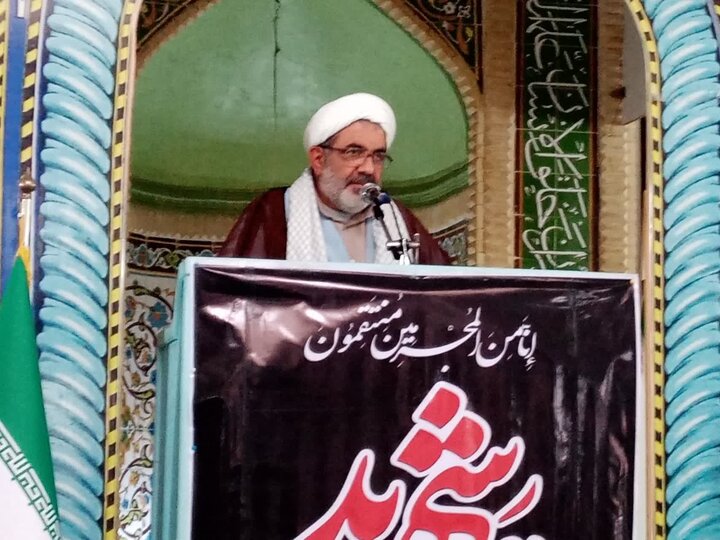 تأکید امام‌جمعه آب‌پخش بر تسهیل ازدواج آسان
