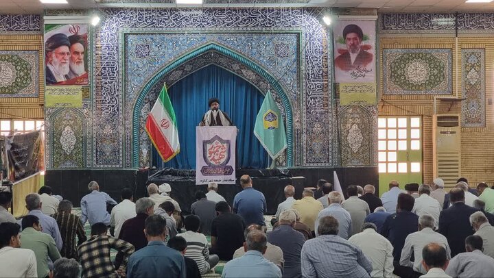 امام جمعه موقت گناوه: تقویت روحیه همدلی راهبرد عبور از جنگ اقتصادی است
