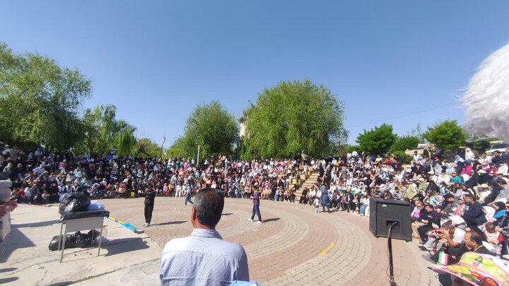 برگزاری همایش پیاده‌روی خانوادگی و دانش‌آموزی در مراغه