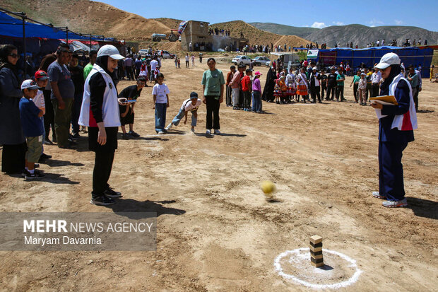 جشنواره بازی های بومی محلی روستای عبدل آباد بجنورد