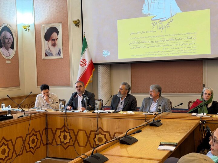 فردوسی، دین‌مدار خردگرا بود
