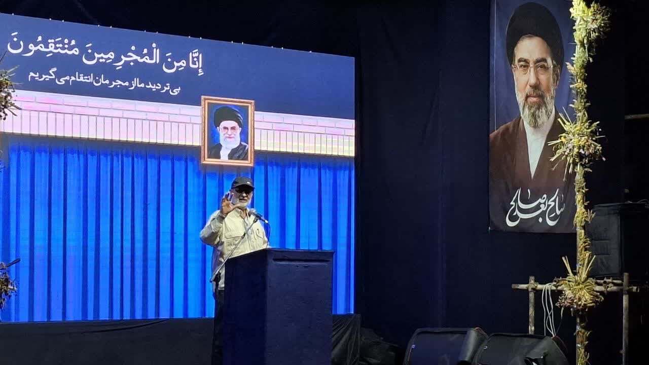 اقتدار ملی و وحدت زیر پرچم عامل شکست توطئه‌ها است