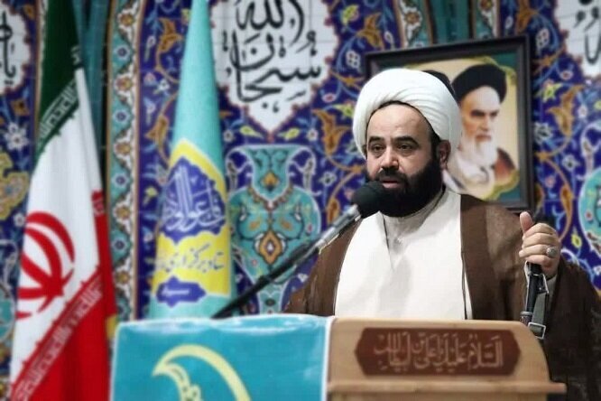امام جمعه سیراف: جهاد حضور در خیابان‌ها نشانه پیروزی ملت ایران است