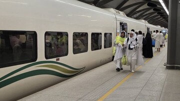سفر زائران ایرانی حج با قطار سریع‌السیر