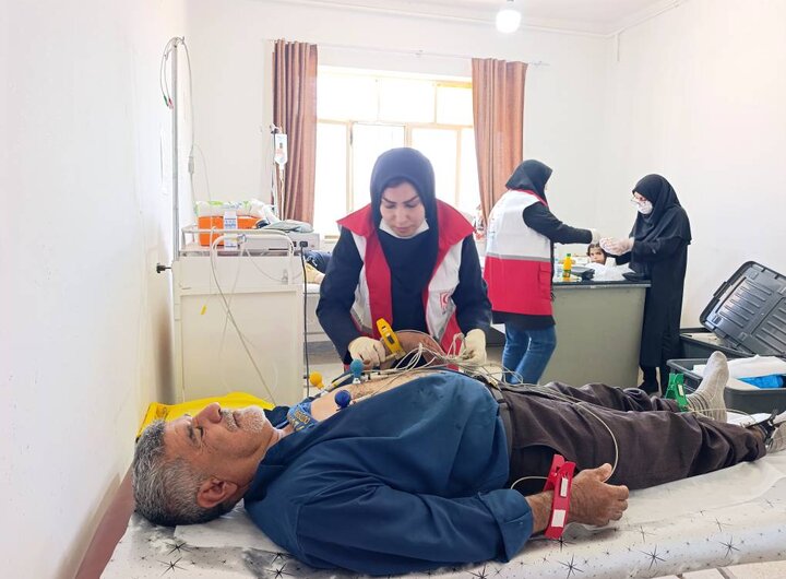 ارائه ۱۳۰۰ خدمت رایگان درمانی و بهداشتی هلال‌احمر به روستاهای دنا
