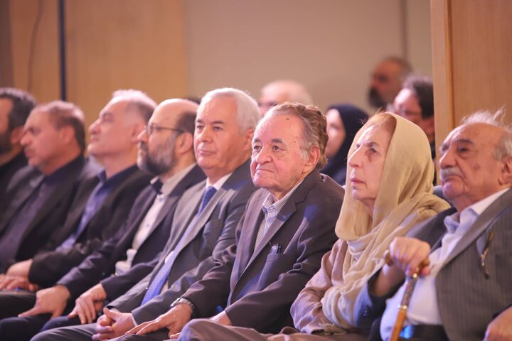 شاهنامه «ابرمتن هویت ایرانی» است