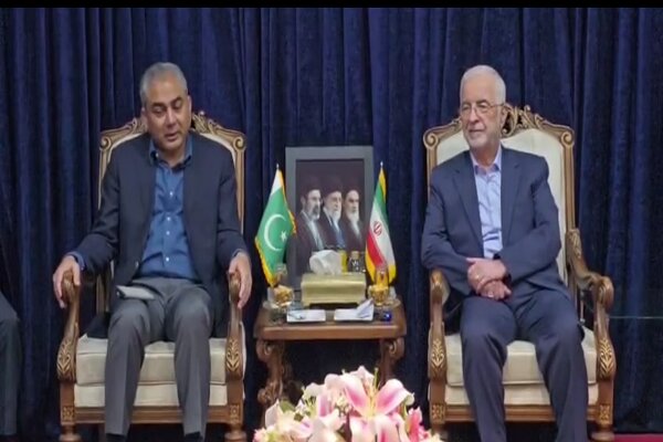 وزير الداخلية الايراني يبحث مع نظيره الباكستاني التجارة الحدودية بين البلدين