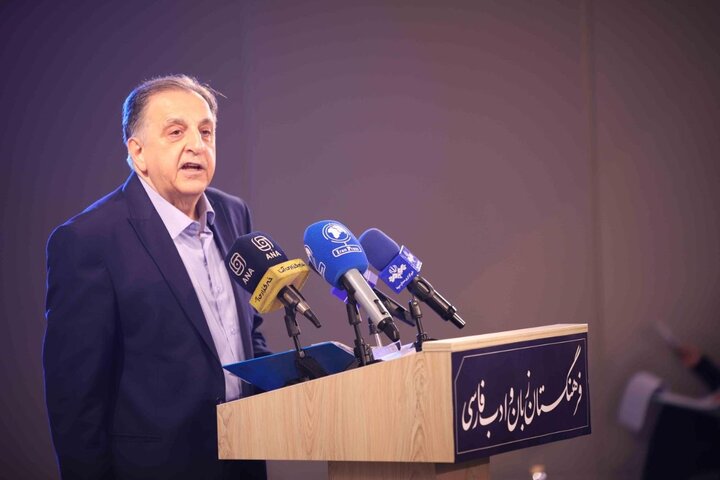 شاهنامه «ابرمتن هویت ایرانی» است