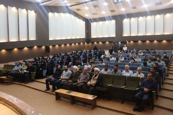 ایستادگی و مقاومت همراه با اراده مردم عنصر مهم قدرت ملی است