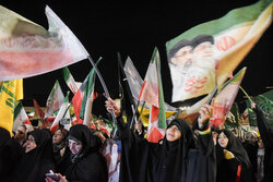 میدان داری مشهدی ها در شب شهادت امام جواد(ع)