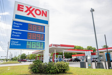 Average gas prices in US near 2022 levels