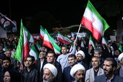 حضور پرشور مردم ایلام در میدان ۲۲ بهمن در دفاع از کشور