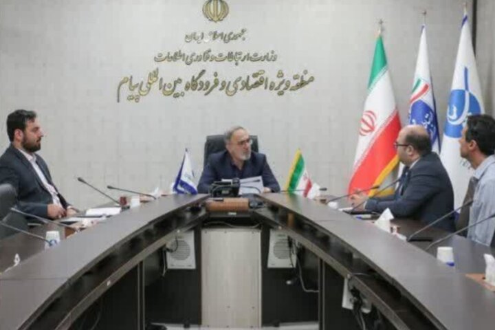 طرح مطالبات واحدهای تولیدی فرودگاه پیام با مدیر عامل