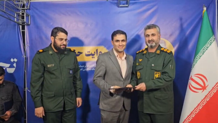 تجلیل از روابط عمومی های برتر در نشست هم اندیشی سپاه رشت