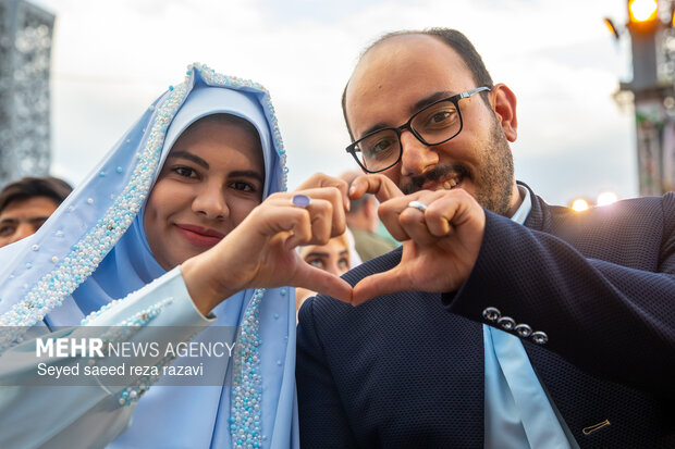 مراسم جشن پیوند ۱۱۰ زوج جان فدا در میدان آیینی امام حسین (ع)