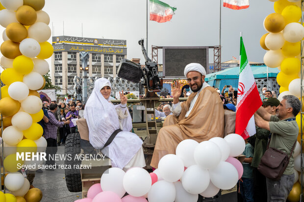 مراسم جشن پیوند ۱۱۰ زوج جان فدا در میدان آیینی امام حسین (ع)