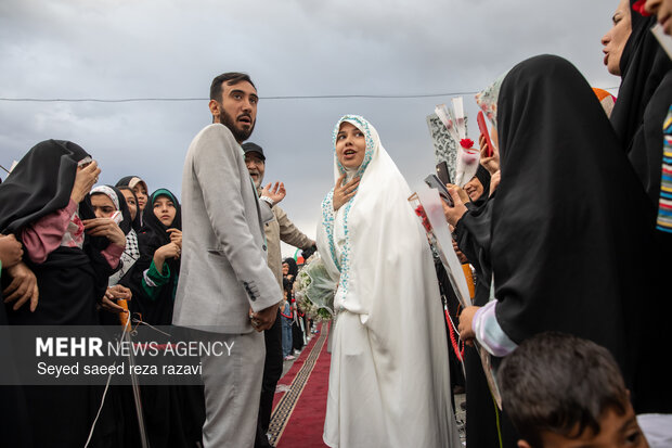 مراسم جشن پیوند ۱۱۰ زوج جان فدا در میدان آیینی امام حسین (ع)