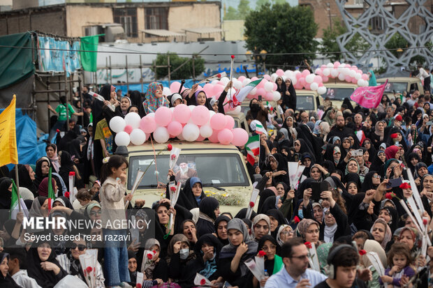 مراسم جشن پیوند ۱۱۰ زوج جان فدا در میدان آیینی امام حسین (ع)