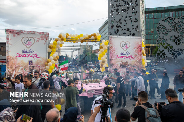 مراسم جشن پیوند ۱۱۰ زوج جان فدا در میدان آیینی امام حسین (ع)
