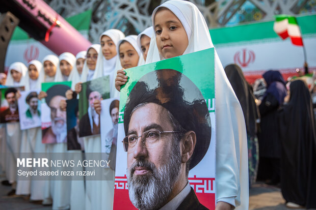 مراسم جشن پیوند ۱۱۰ زوج جان فدا در میدان آیینی امام حسین (ع)