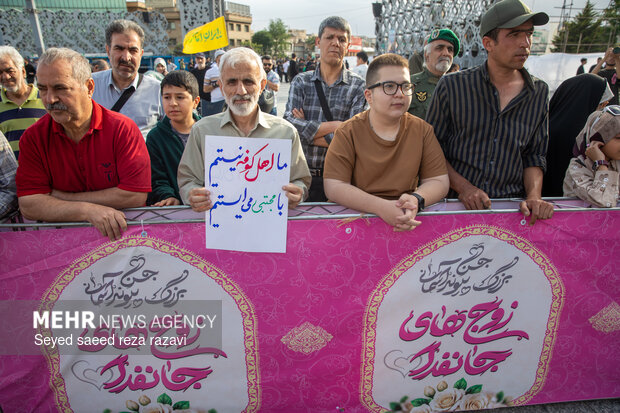 مراسم جشن پیوند ۱۱۰ زوج جان فدا در میدان آیینی امام حسین (ع)