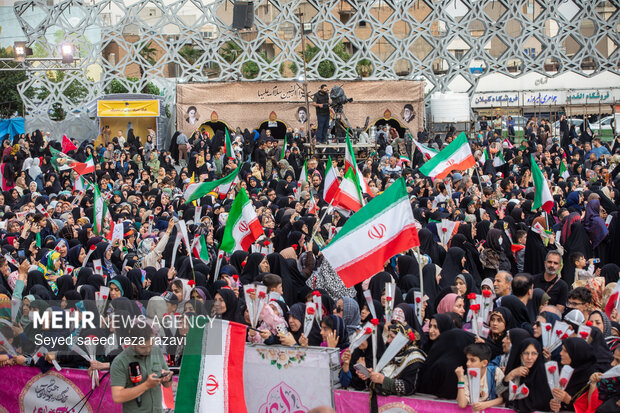 مراسم جشن پیوند ۱۱۰ زوج جان فدا در میدان آیینی امام حسین (ع)